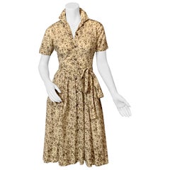 1950er Claire McCardell Hemdblusenkleid aus grauer und weißer Baumwolle mit Blumendruck