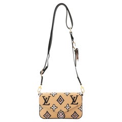 Louis Vuitton Felicie Strap & Go Handbag Wild at Heart Monogram Giant
