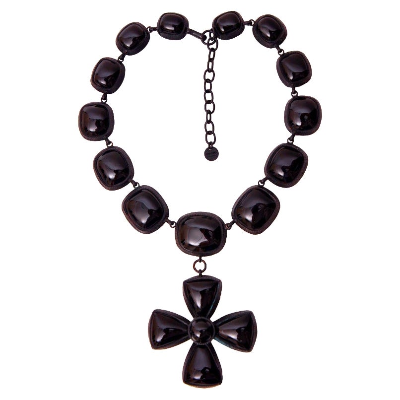 TOM FORD VINTAGE PATE DE VERRE NECKLACE with CROSS and BLACK STONES  For Sale