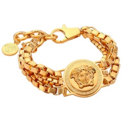 VERSACE Bracelet vintage MEDUSA à trois chaînes en or 24 carats et médaillons grenats