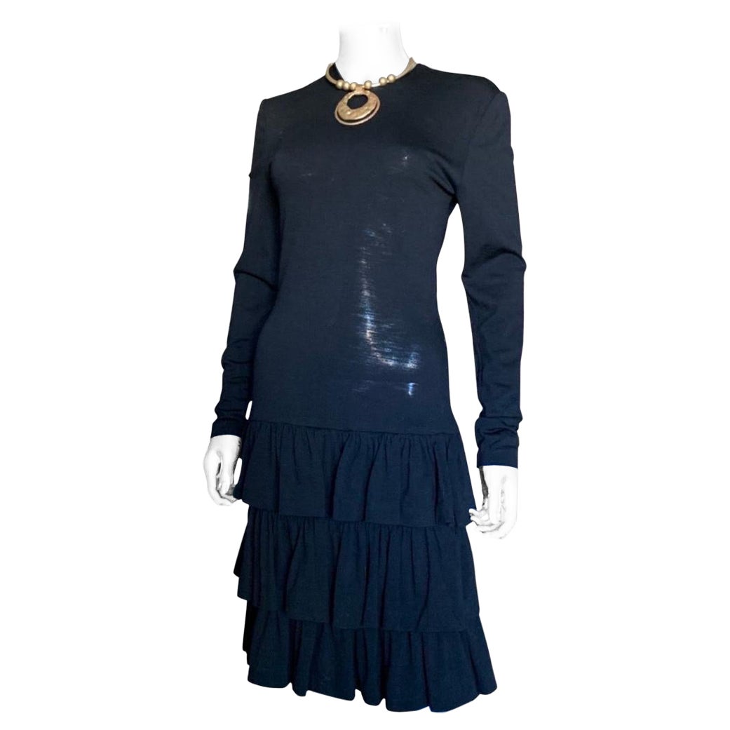Abbiamo finalmente trovato un abito di Patrick Kelly da aggiungere alla nostra collezione di Palm Springs Fashionista. Una delle nostre clienti preferite di Fashionista di Beverly Hills e Rancho Mirage ha acquistato l'abito originariamente da