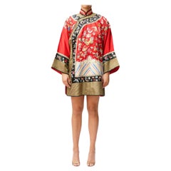 Kimono rouge édouardien en soie brodée papillon