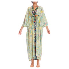 MORPHEW COLLECTION Teal Japanischer Kimono aus Seide mit Blumenmuster und Kaftan in Dunkelblau