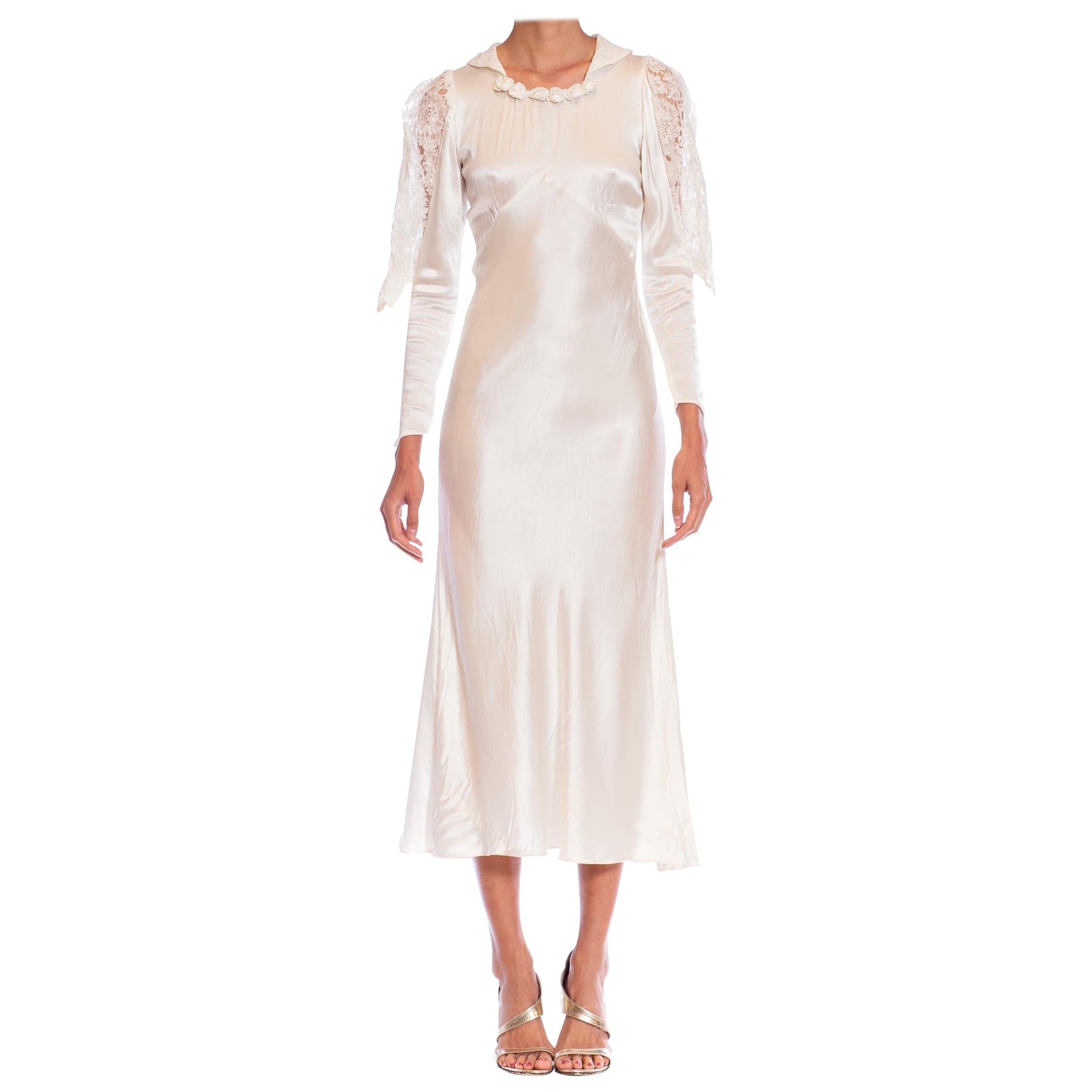 1930S Creme Rayon Satin & Chantilly Spitze Einzigartige Ärmel Kleid im Angebot