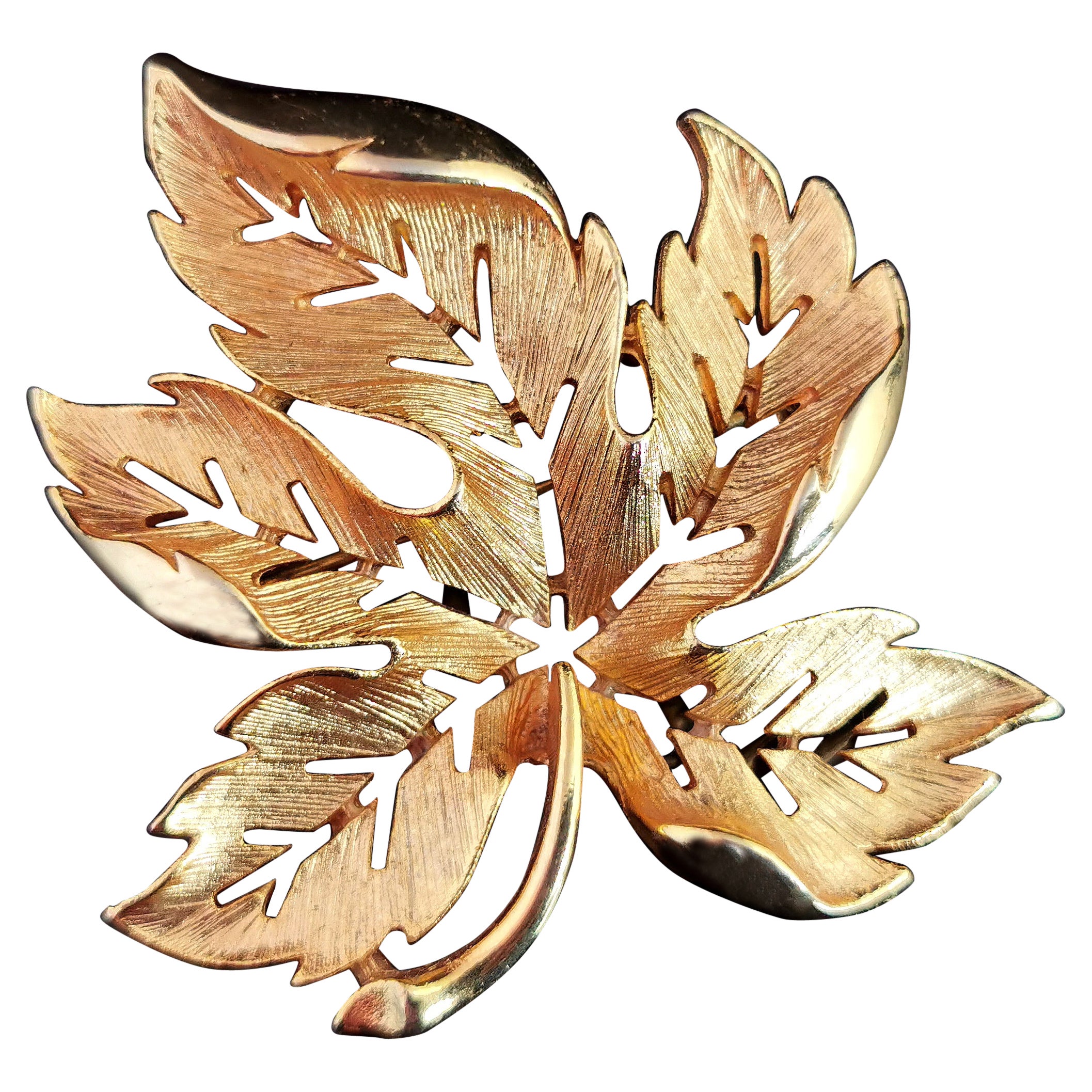 Vintage Gold Leaf Brooch - 28 For Sale on 1stDibs