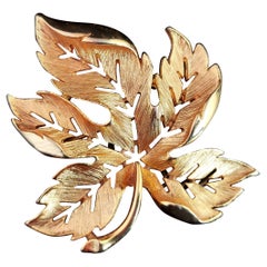 Vintage leaf brooch, gold tone, Sarah Coventry 
