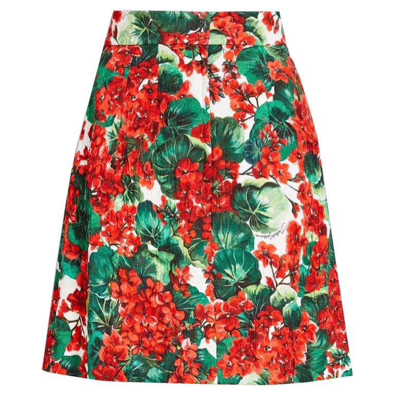 Dolce and Gabbana Red Geranium printed mini skirt For Sale at 1stDibs