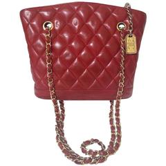 Vintage CHANEL lipstick red lamb leather trapezoid shape tote bag with cc motif. 5