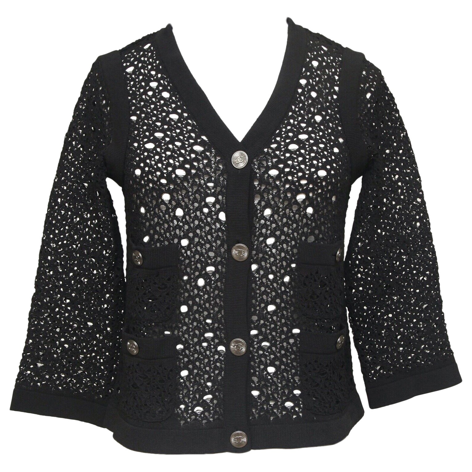 CHANEL 2001 wool Camellia Long Sleeve Pocket knit Tops Long sleeve knit P18400 Black White 42