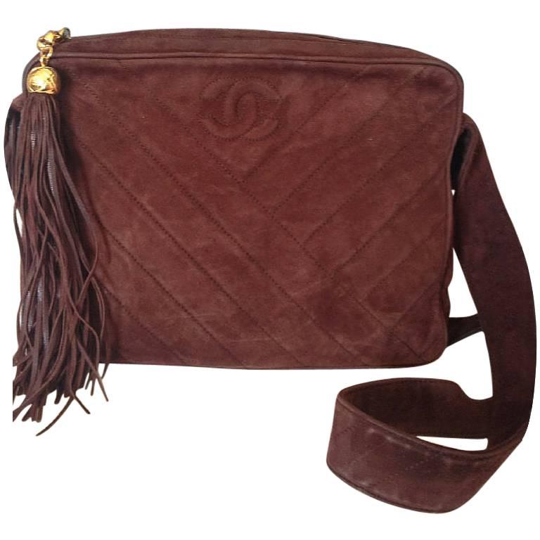 Vintage CHANEL dark brown V stitch suede leather shoulder bag with CC stitch For Sale