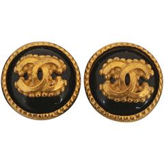 Chanel Black and Gold Enamel Round Clip-On Earrings - 1996