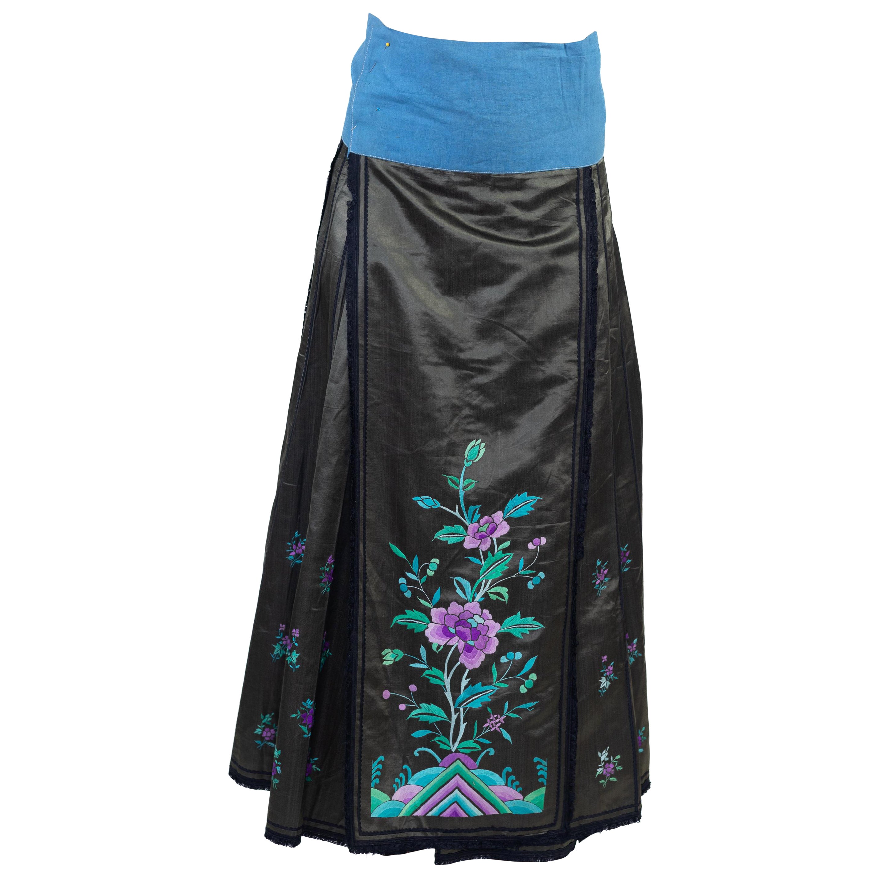 Victorian Black Hand Embroidered Silk Antique Chinese Wrap Skirt For Sale