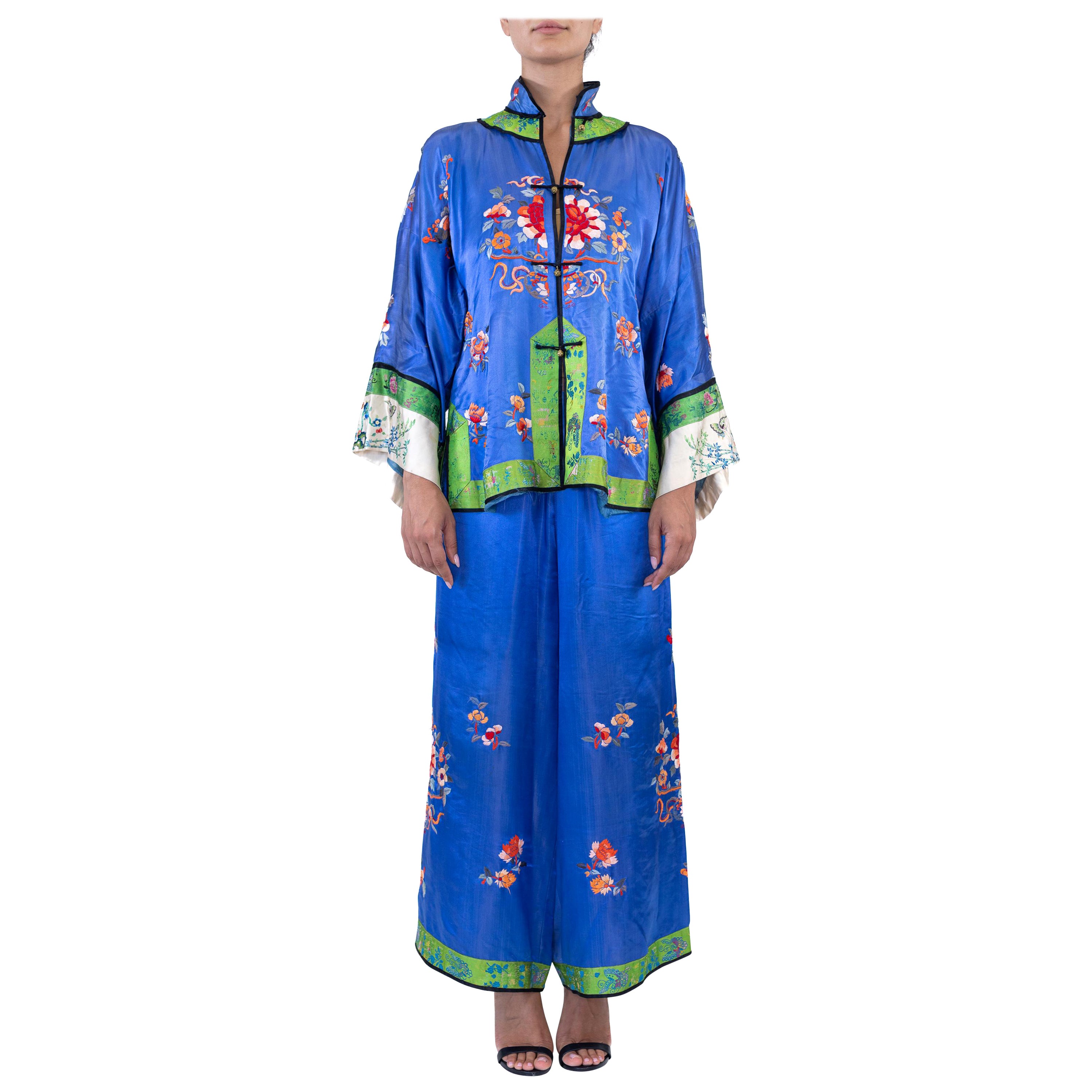 1920S Blue & Green Silk Hand Embroidered Chinese Lounge Pajamas For Sale