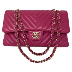Chanel Hot Pink Chevron Medium Klappentasche