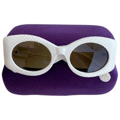 Gucci rectangular sunglasses in ayers.