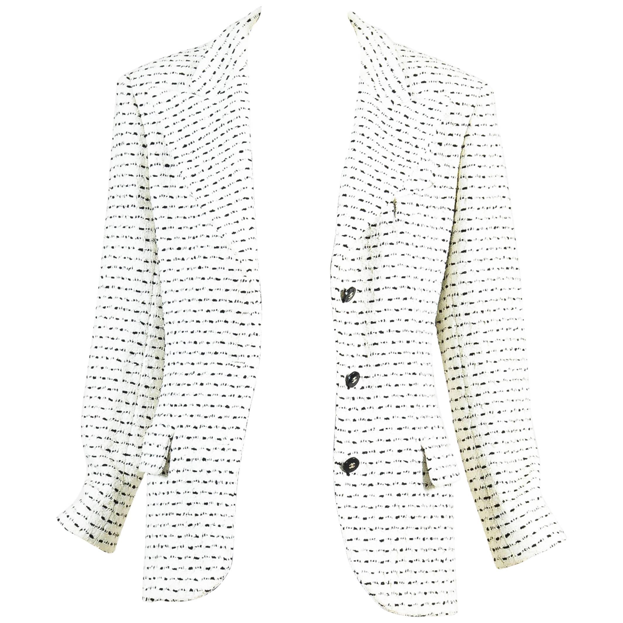 Vintage Chanel Boutique White & Black Textured Knit Buttoned Jacket SZ 44 For Sale
