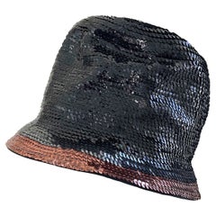 Yves Saint Laurent YSL - Chapeau cloche noir à sequins bronze bronze, vintage, années 1960