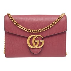 Gucci - Portefeuille GG Marmont en cuir rose ancien sur chaîne