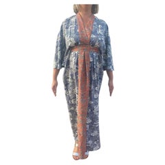 Caftan japonais en soie imprimé carreaux de kimono bleu et blanc avec T de la collection Morphew