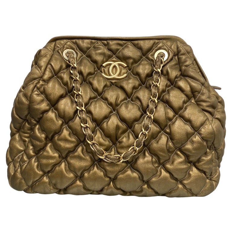 Chanel Pre-owned 2009-2010 Bolla Diamond-Quilted Tote Bag - Gold