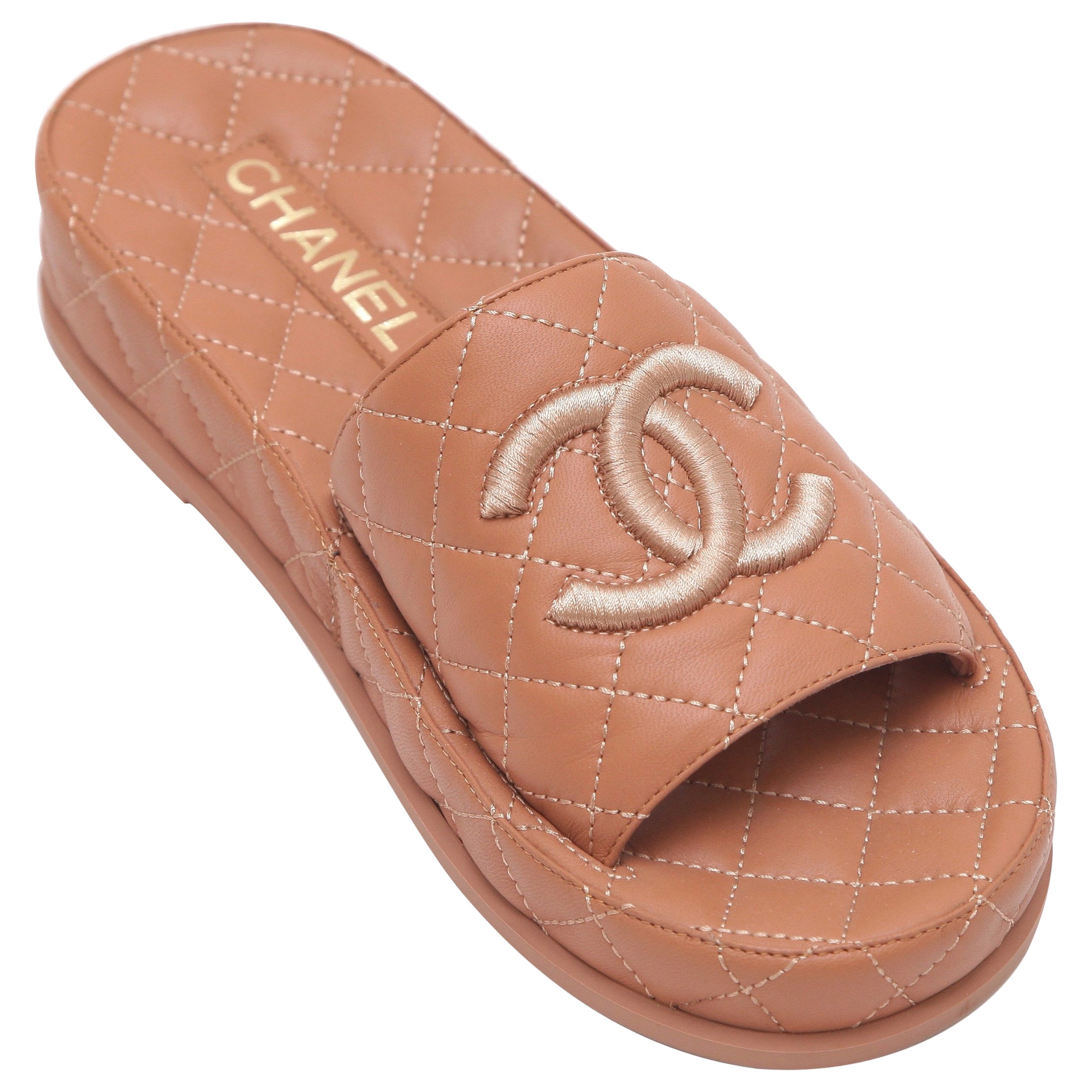 CHANEL Brown Quilted Leather Slide Sandal Platform Slip On CC Logo Sz 38