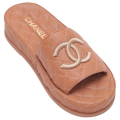 CHANEL Brown Quilted Leather Slide Sandal Platform Slip On CC Logo Sz 38
