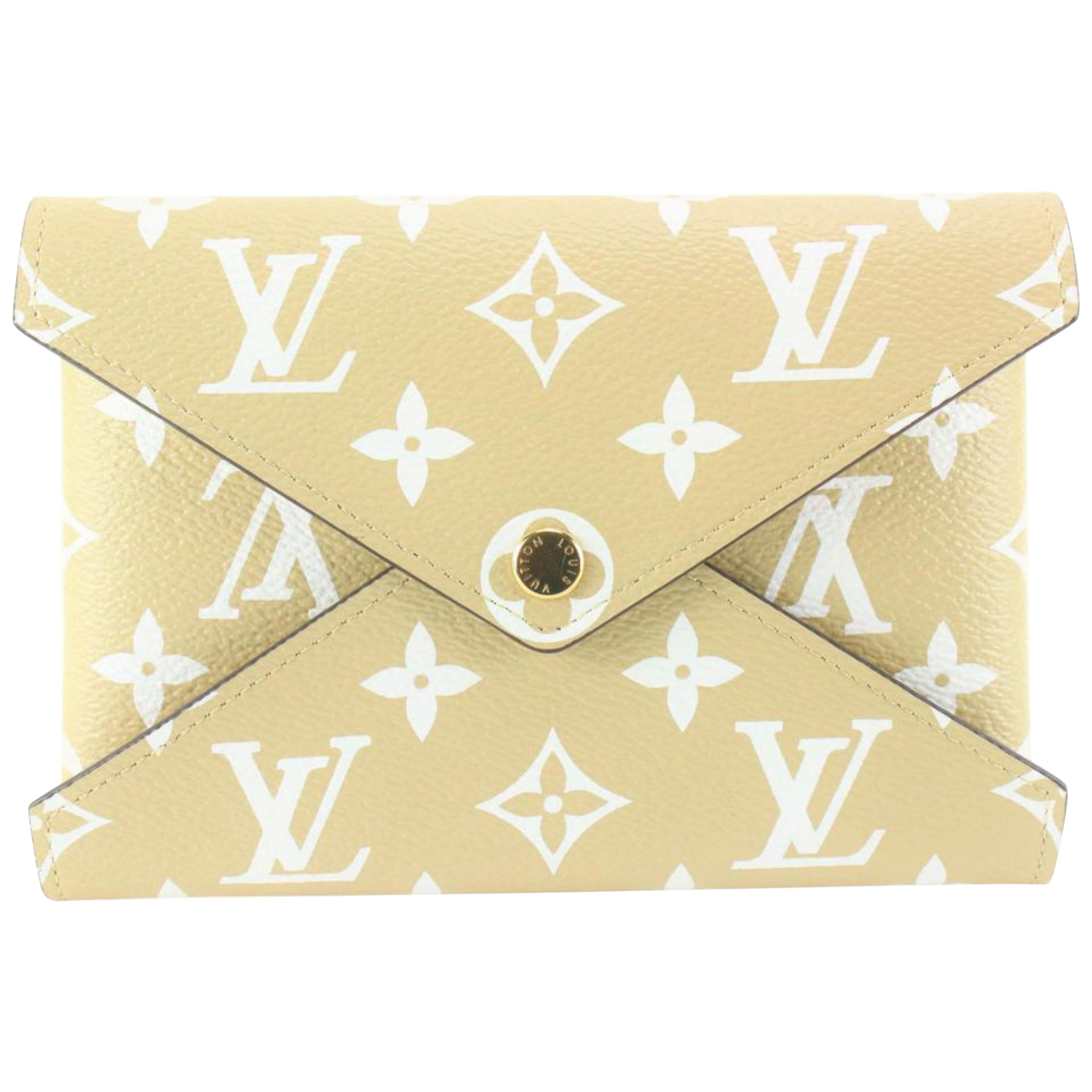 Louis Vuitton Beige Monogram Giant Pochette Kirigami MM Envelop Pouch 86lz89s