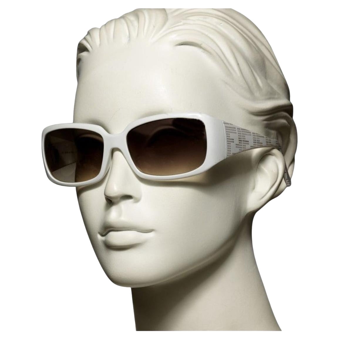 New Fendi White Sunglasses with Case at 1stDibs white fendi