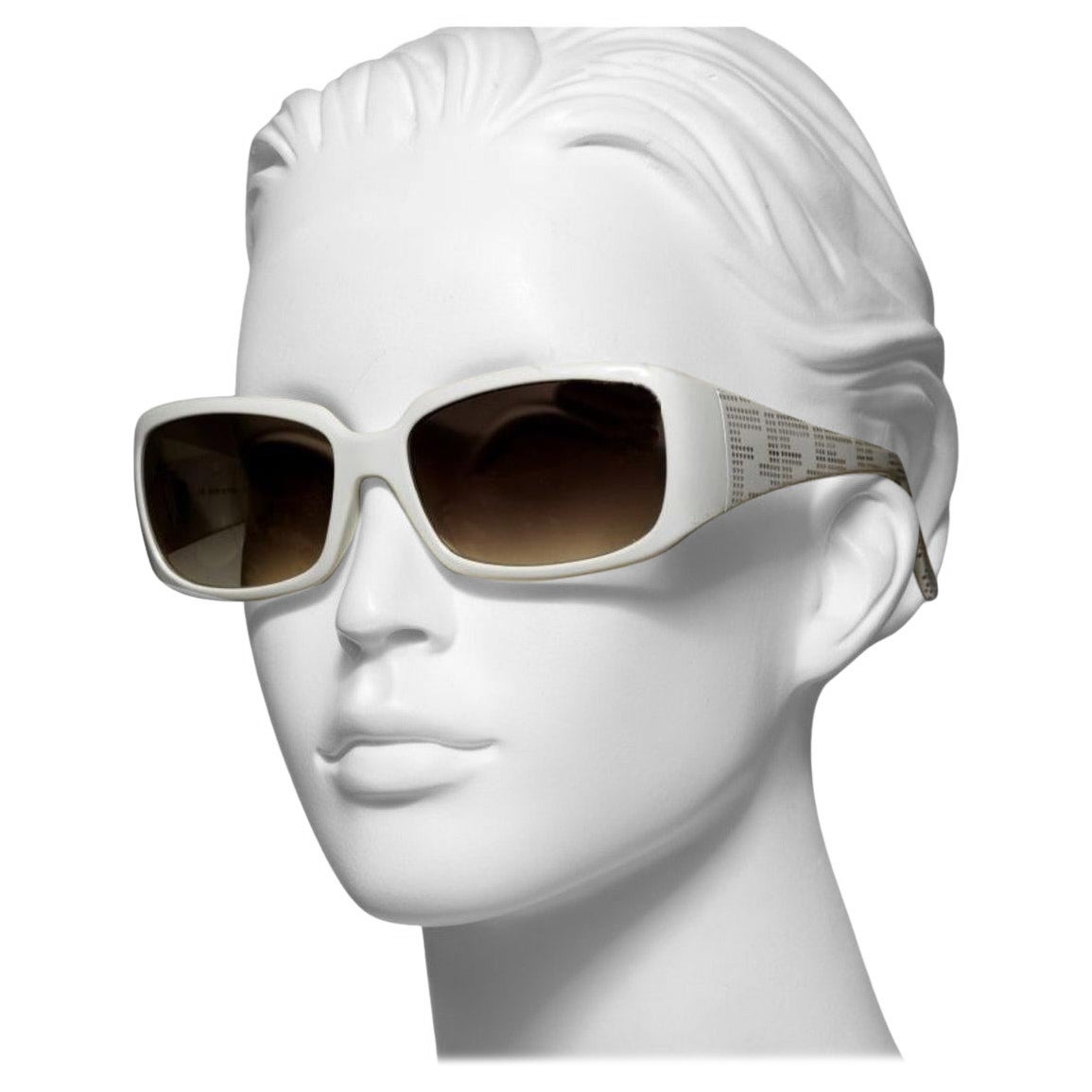 New Fendi White Sunglasses with Case