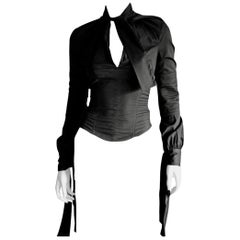 Tom Ford für Gucci H/W 2003 Schwarzes Hemdblusen-Oberteil mit Korsett und tiefem Krawattenausschnitt
