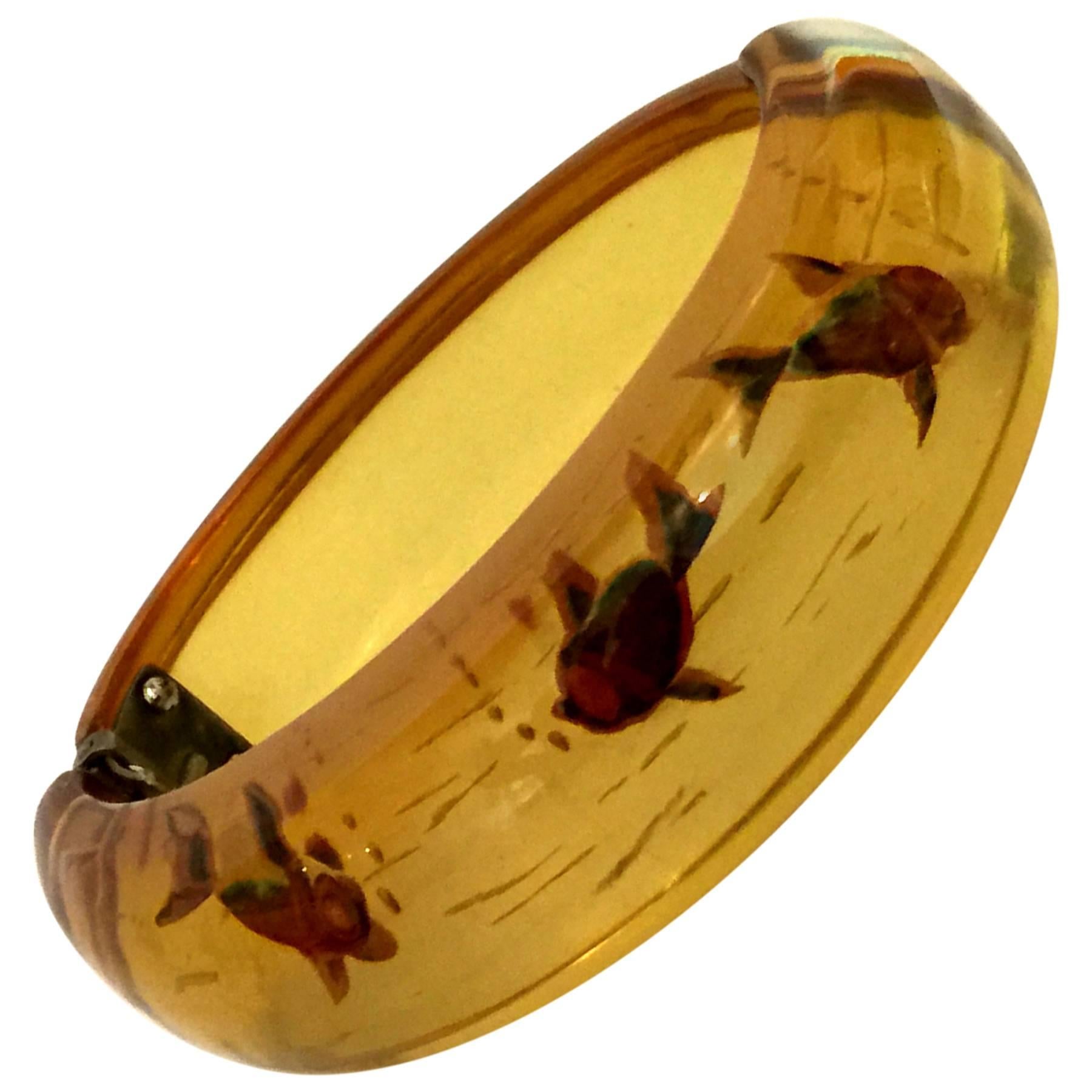 INCREDIBLY RARE 1930s Apple Juice Reverse Carved  FISH Hinged Bracelet  For Sale