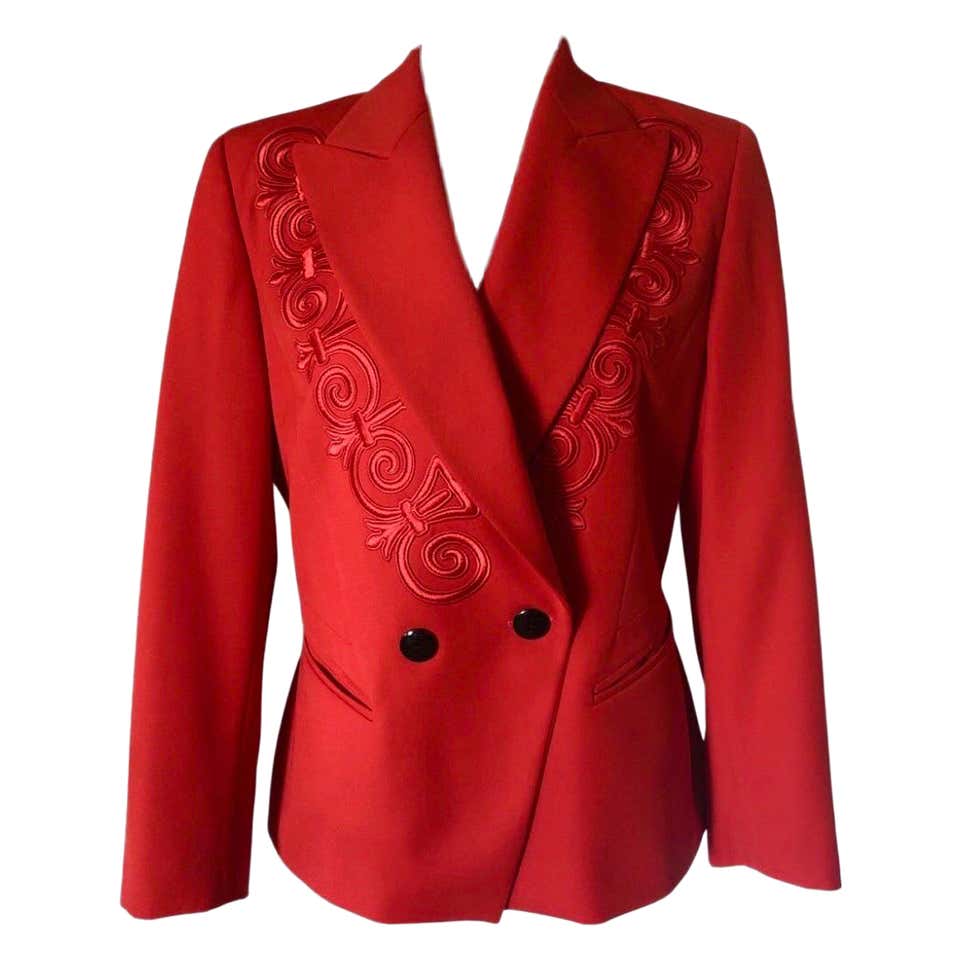 Chanel Red Bouclé Tailleur Set at 1stDibs | chanel tailleur, tailleur ...