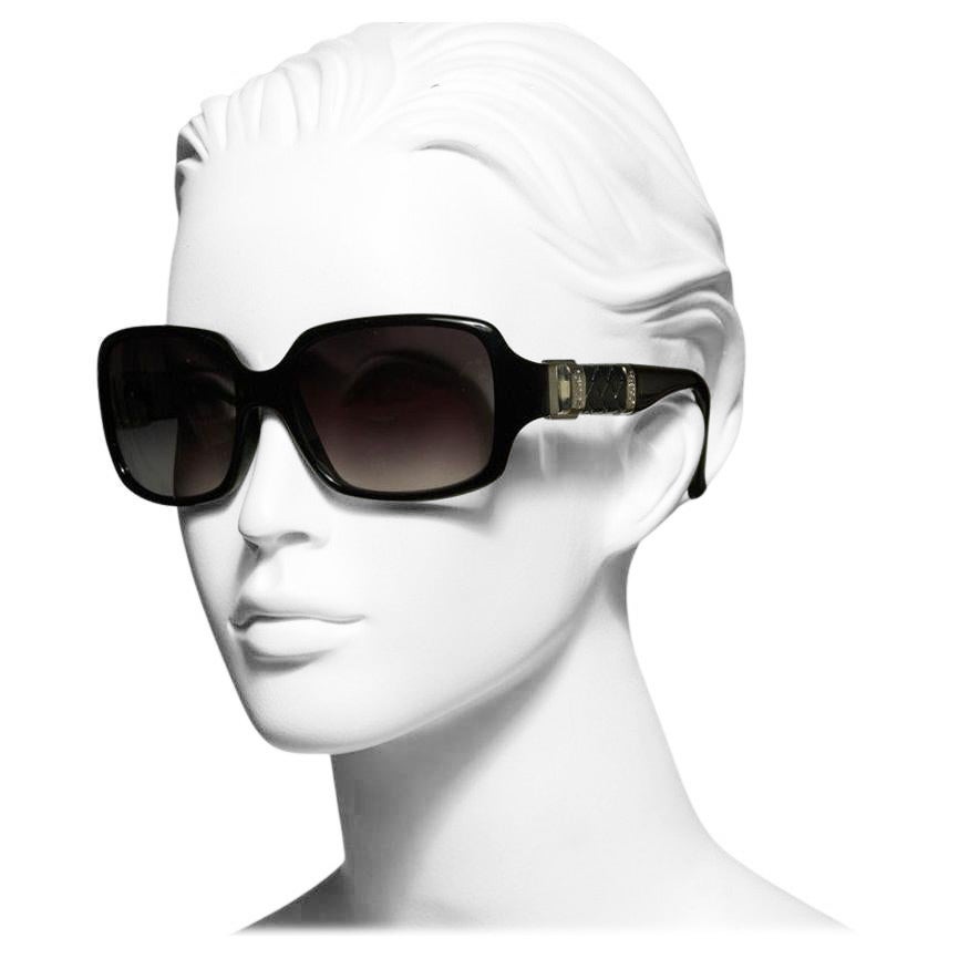 New Fendi Black Buckle Leather Sunglasses with Case