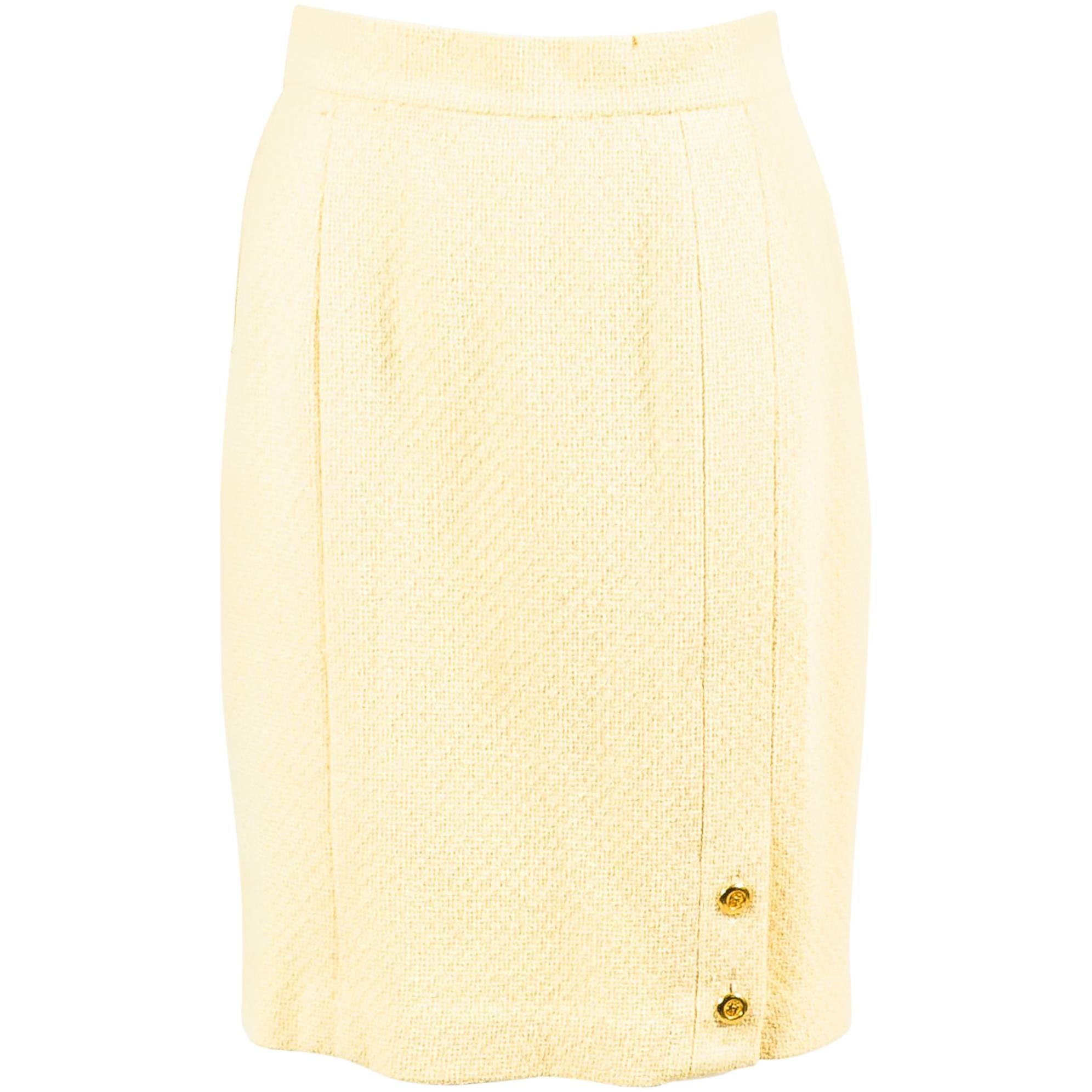 Vintage Chanel Boutique Yellow Boucle Offset 'CC' Button Detail Pencil Skirt For Sale