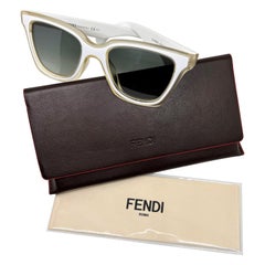 Nuevas gafas de sol Fendi Wayfarer blancas con funda