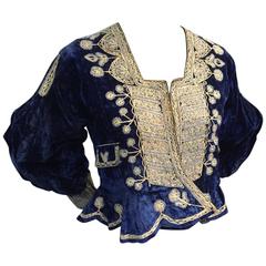 1930er bolivianische saphirblaue Samtjacke mit aufwändiger Volksstickerei