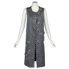 Maxi chaleco Prada F/W 2012 con estampado geométrico, cristales y plexiglás embellecidos
