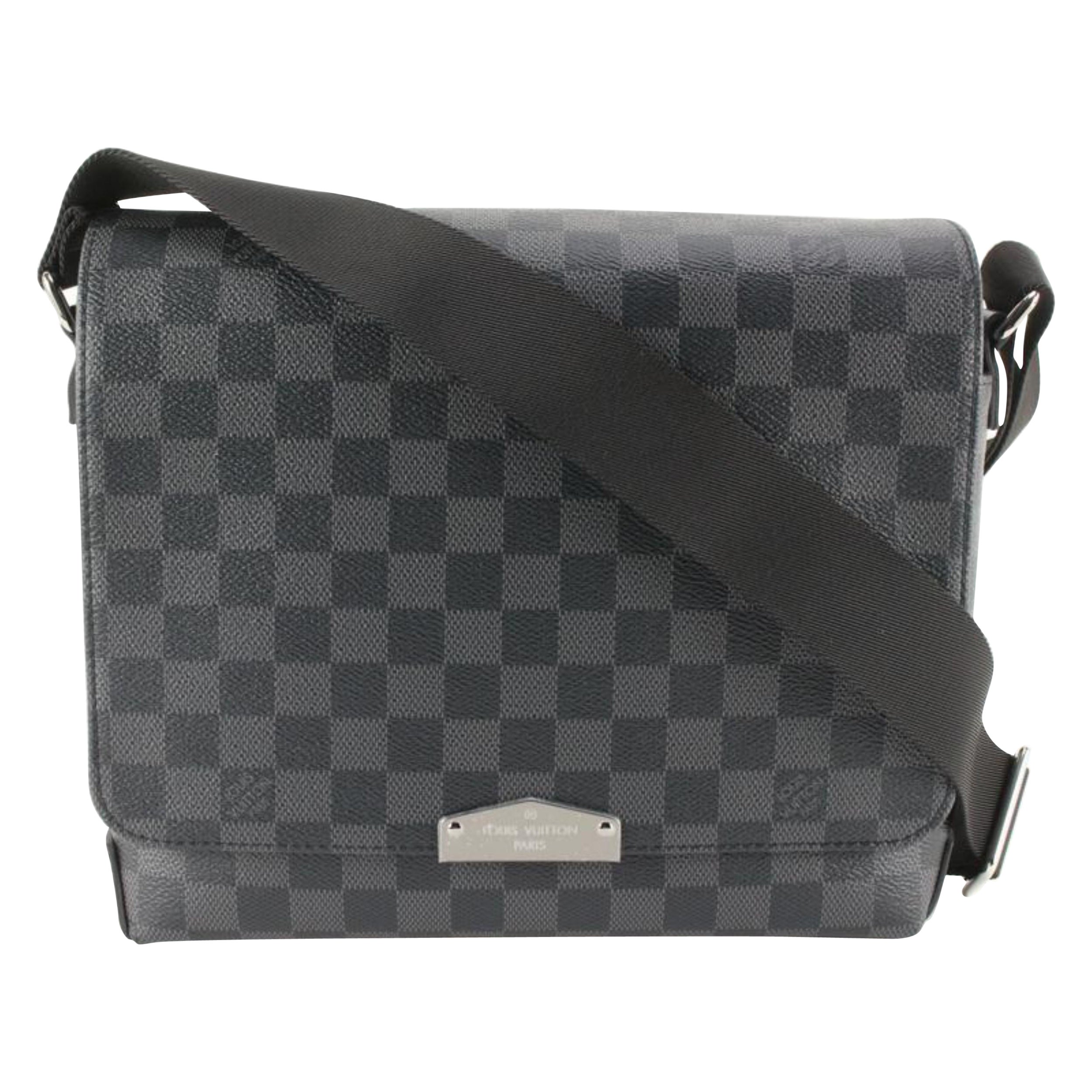 Louis Vuitton Damier Graphite District PM New Model 89lk826s