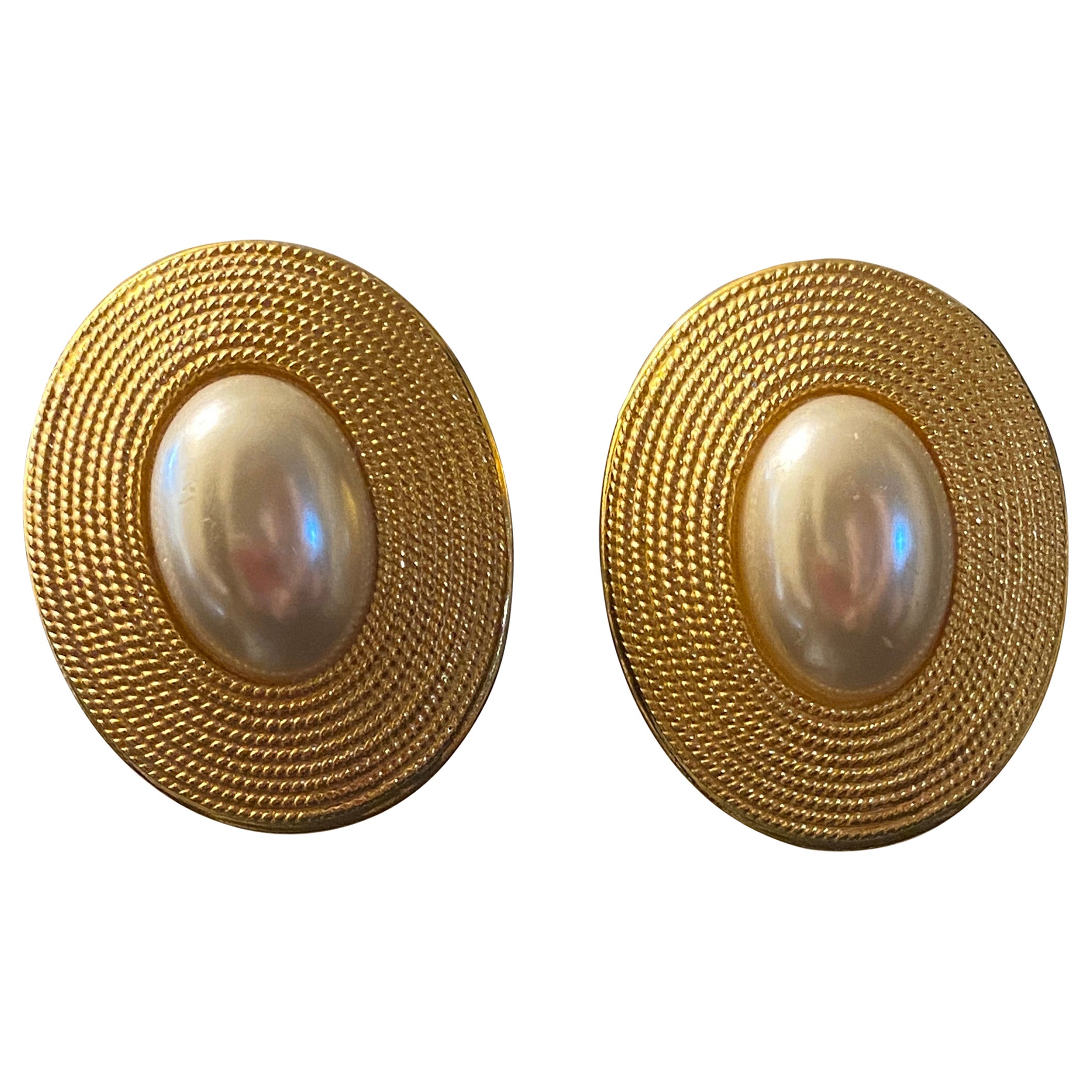 Large Oval 1980s Faux Pearl Clip-Ons by Napier PSF Vintage Collection For Sale