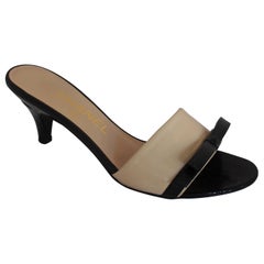 Chanel Chanel Kitten Heels aus braunem und schwarzem Leder mit schwarzer Schleife und Absatzausschnitt - 36