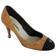 Chanel Tan Glazed Cork and Black Patent Leather Pumps - 36.5