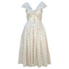 Charmante robe en coton à corsage enveloppant de Claire McCardell datant de 1950