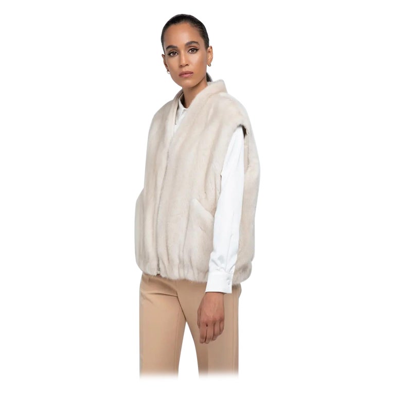 Autumn Cashmere Button Front Vest With Pockets in Cork