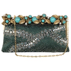 Valentino - Sac/pochette vintage en satin vert orné de perles et de turquoises, embelli de feuilles d'or