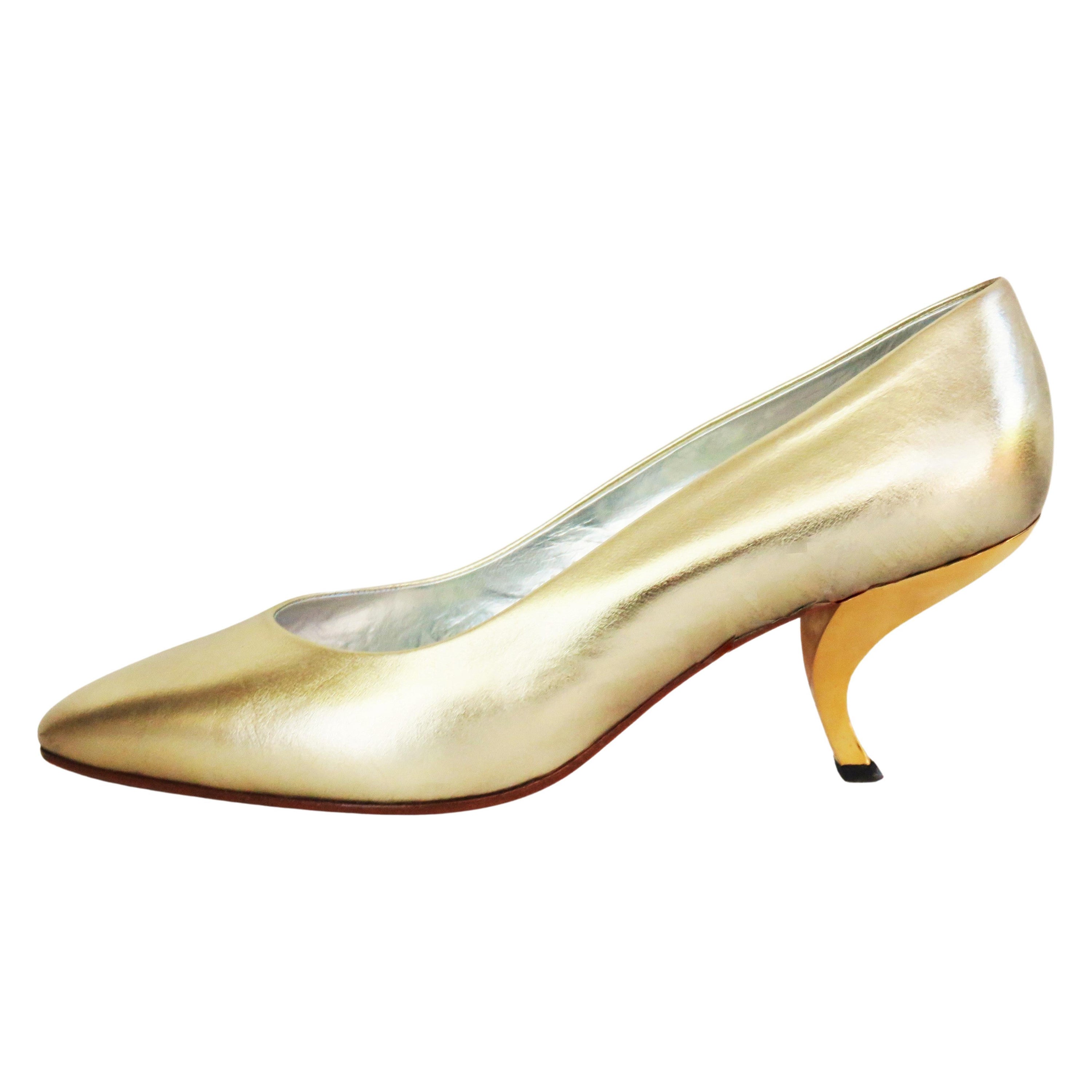 Roger Vivier New Gold 1980s Original Comma Virgule Heel Pump Size 8 For Sale