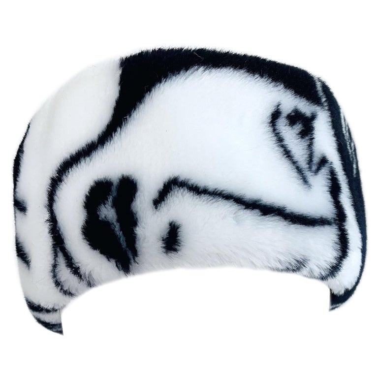 Rihanna’s Black and White 1980s Face Picasso Print Faux Fur Vintage 80s Hat For Sale