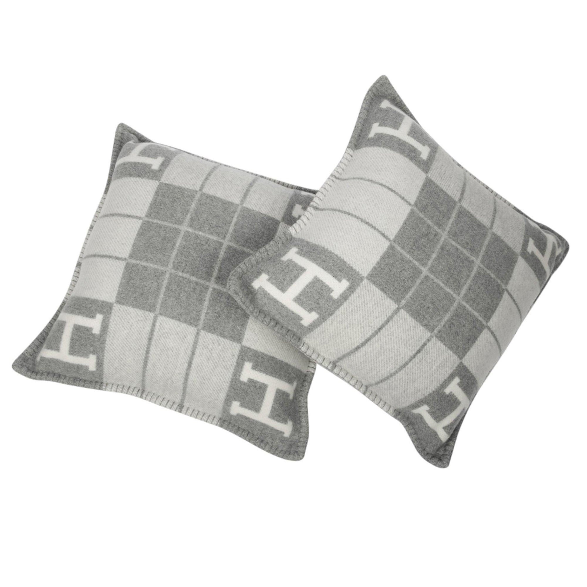 Hermes Cushion Avalon III PM H Ecru Gris Clair Throw Pillow Set of Two For Sale