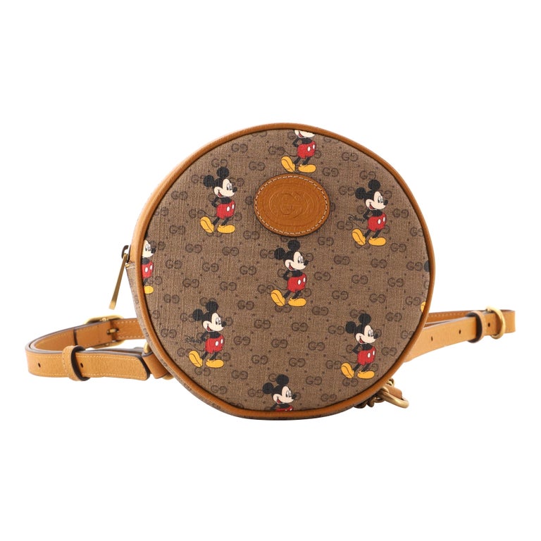 Gucci Disney Mickey Mouse - Sac à dos rond imprimé Mini GG en toile enduite  Mi En vente sur 1stDibs