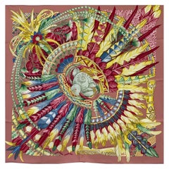 Hermès - Soie Danse Pacifique 90 cm, plumes et coquillages rose poussiéreux, état neuf