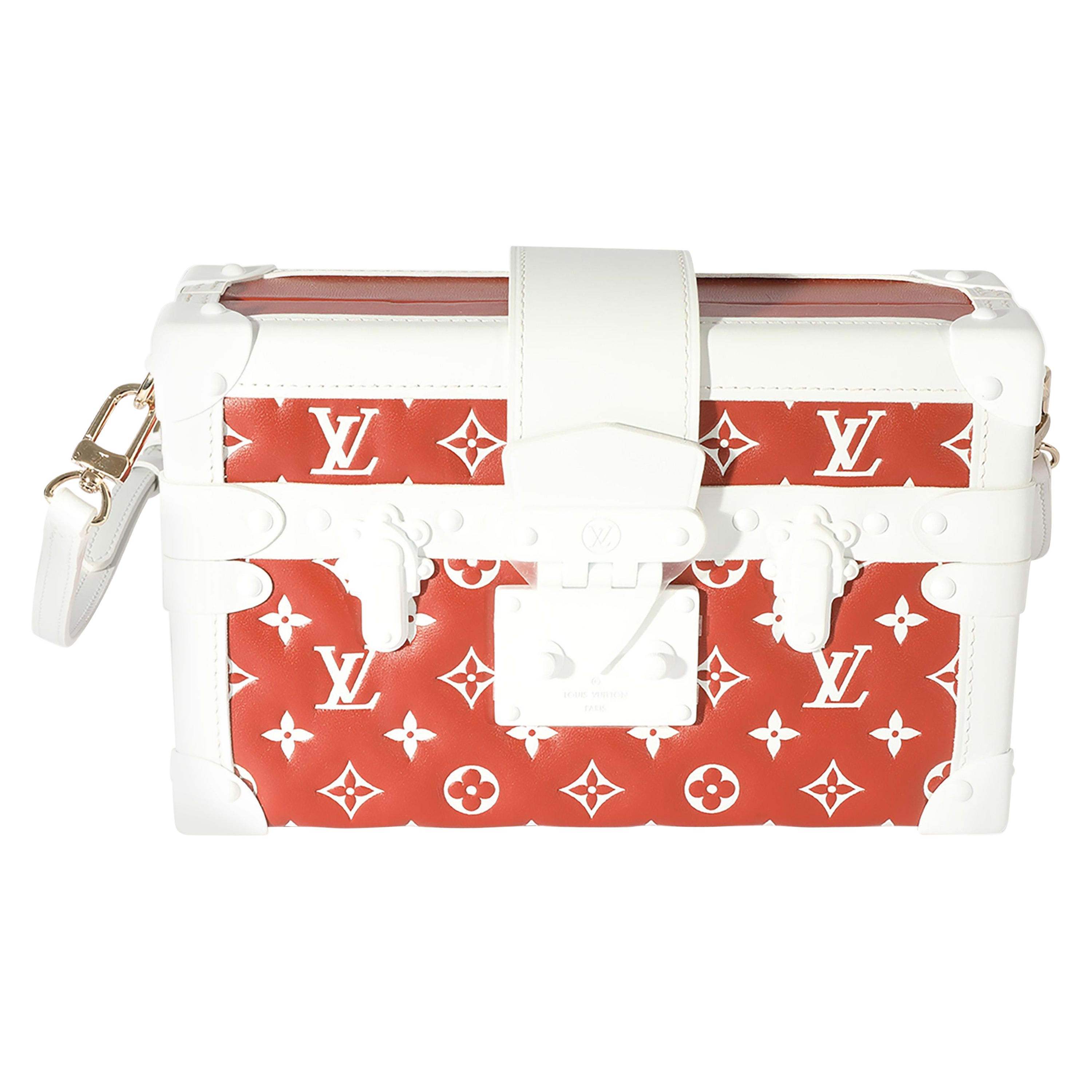 Petite Malle de piel de cordero repujada con monograma Louis Vuitton en terracota y blanco en venta